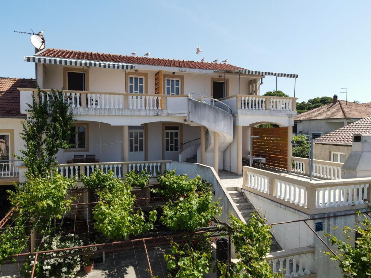 Rasin Apartments Pakoštane Екстериор снимка